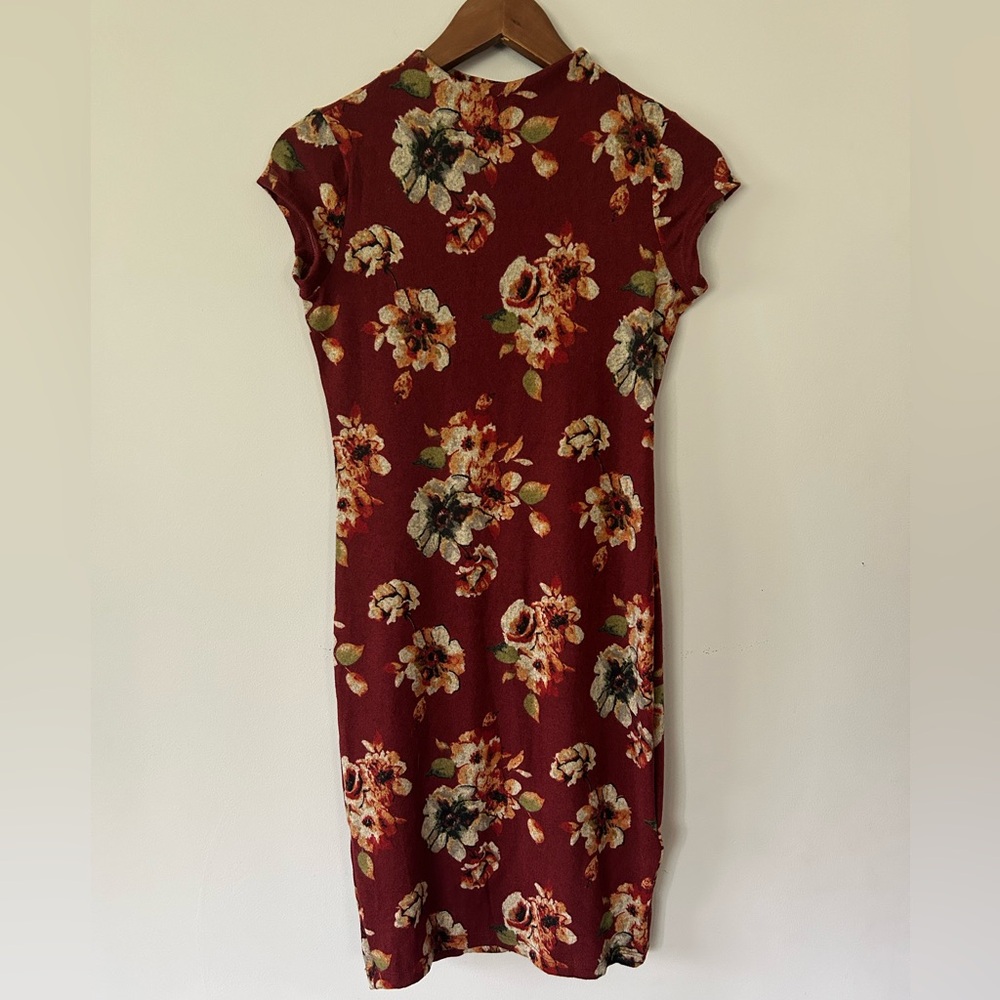 Iris Burgundy Floral Knit Midi Dress, EUC, Size L